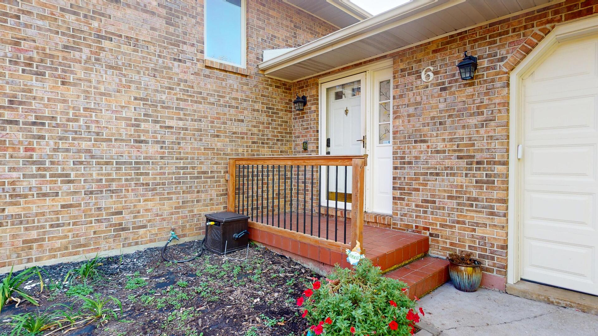 6 Saddlewood Court, Sugar Grove, IL 60554