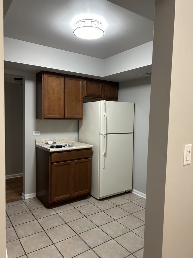 207 W Park Avenue #205, Libertyville, IL 60048