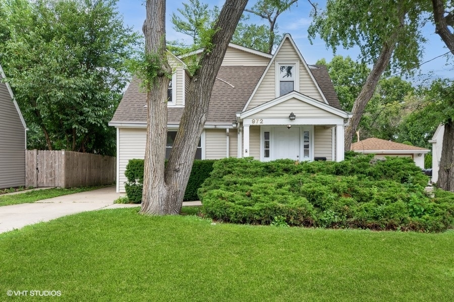 972 HOWARD Avenue, Des Plaines, IL 60018