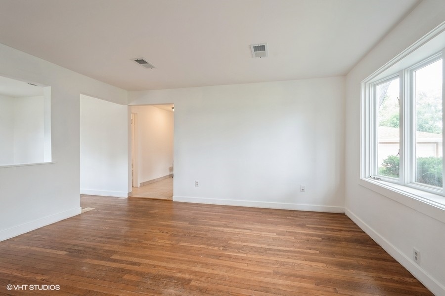 972 HOWARD Avenue, Des Plaines, IL 60018