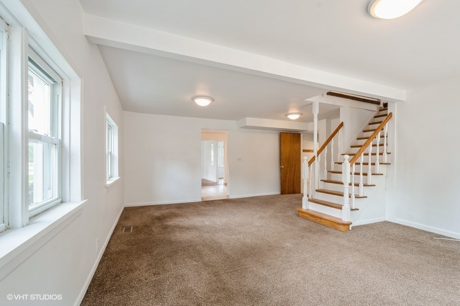 972 HOWARD Avenue, Des Plaines, IL 60018