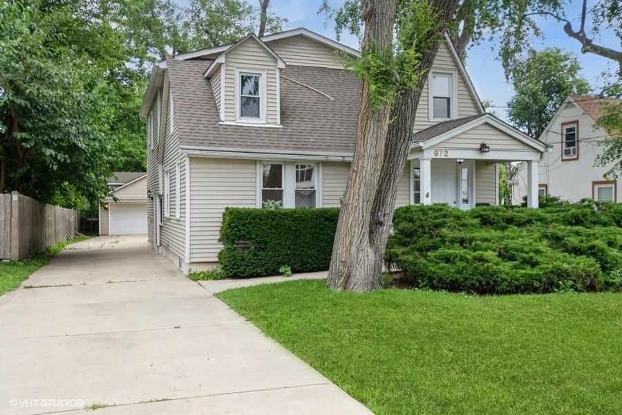 972 HOWARD Avenue, Des Plaines, IL 60018