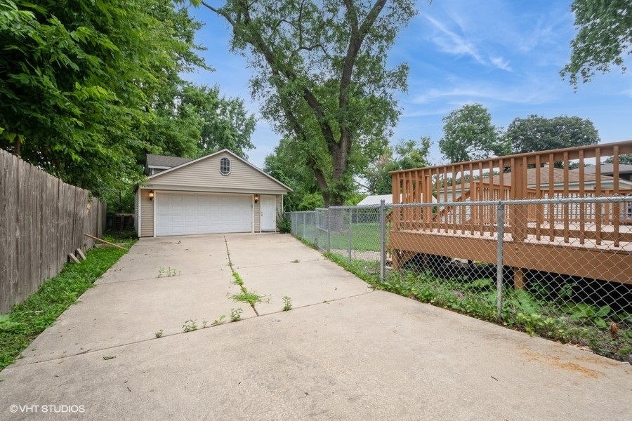 972 HOWARD Avenue, Des Plaines, IL 60018