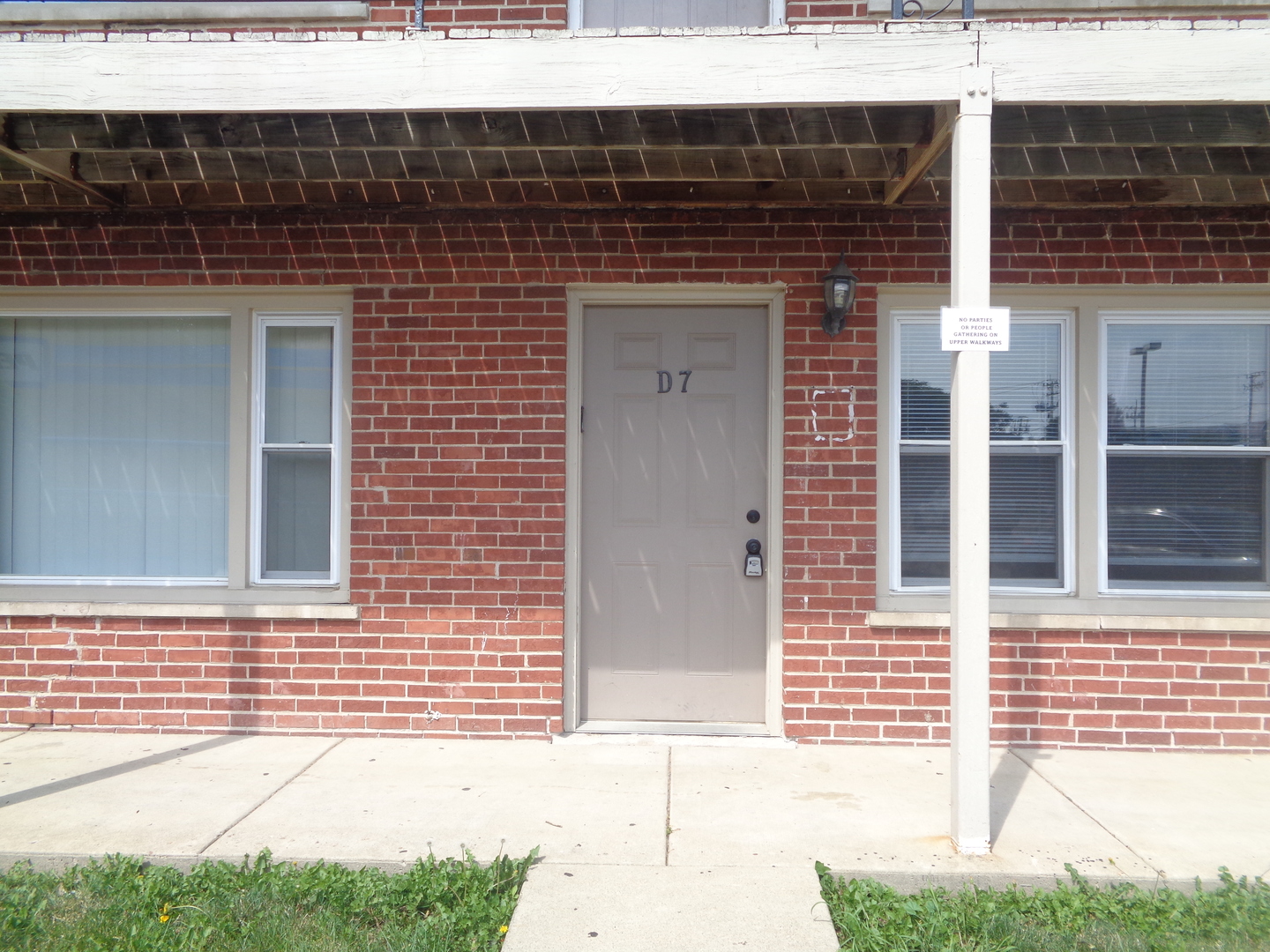1340 N main Street #D7, Wheaton, IL 60187