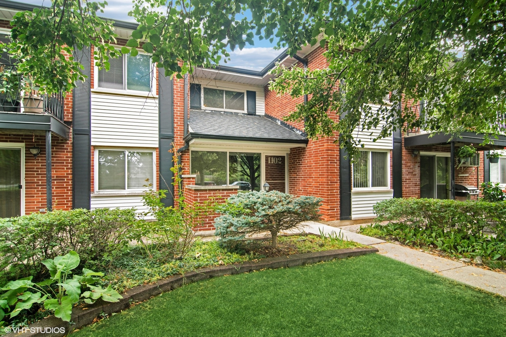 1102 N Dale Avenue #2C, Arlington Heights, IL 60004