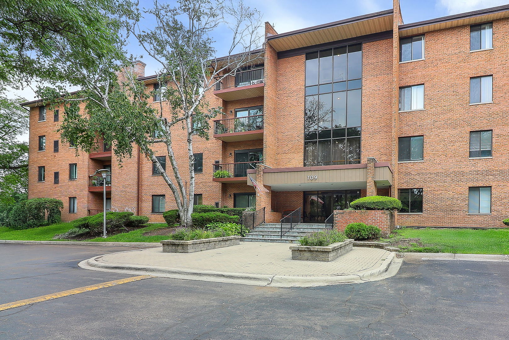 709 79th Street #307, Darien, IL 60561