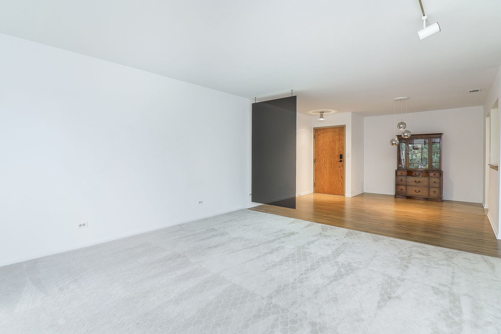 709 79th Street #307, Darien, IL 60561