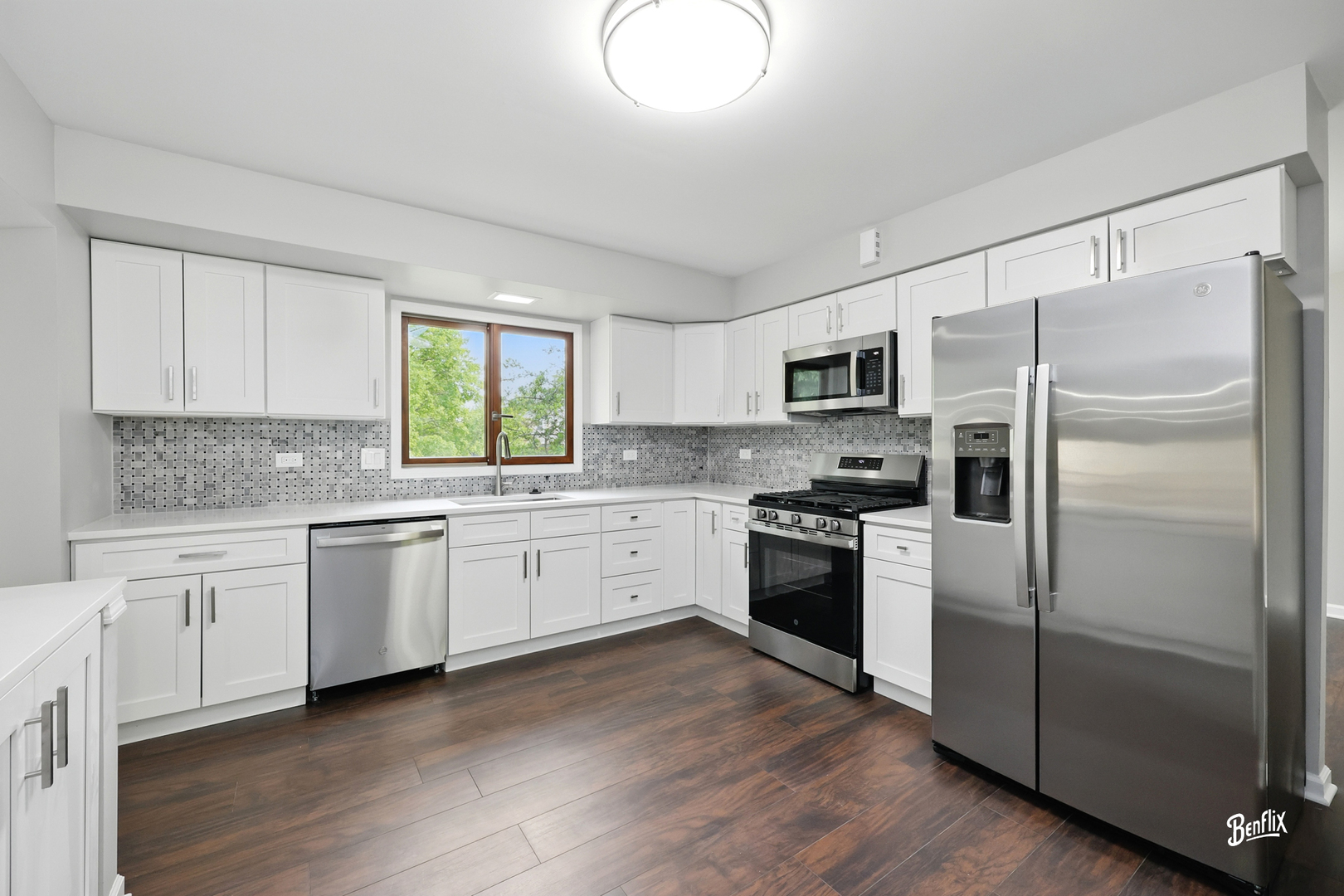 311 Greentree Parkway, Libertyville, IL 60048