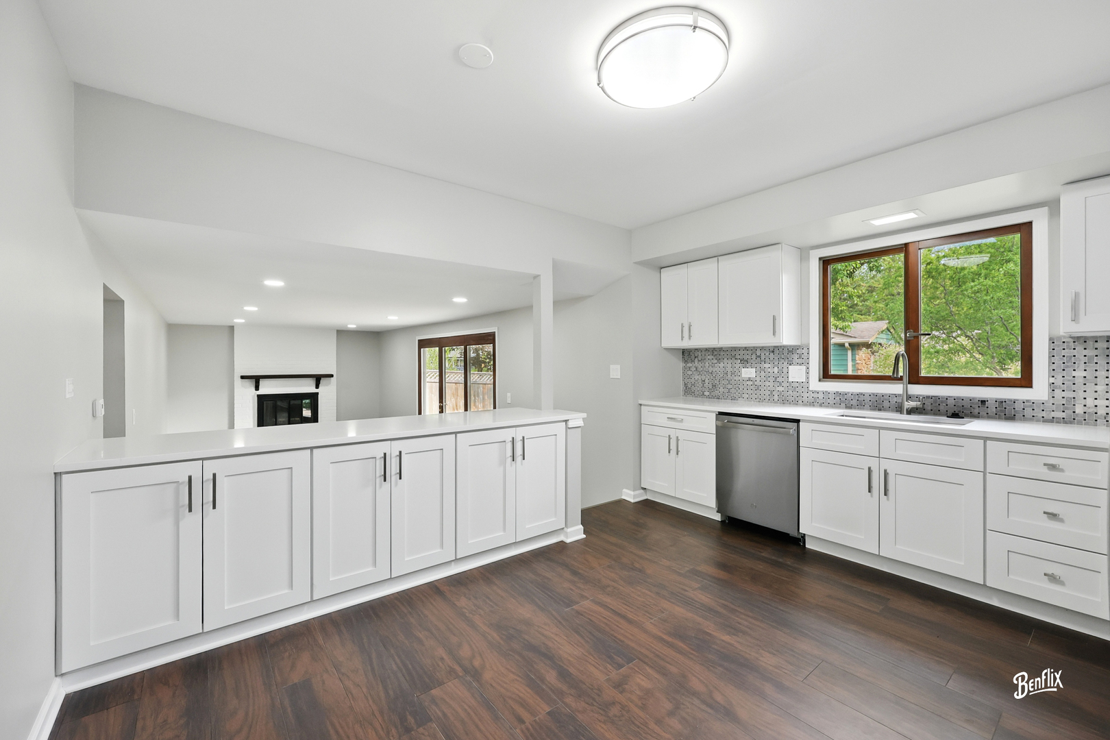 311 Greentree Parkway, Libertyville, IL 60048