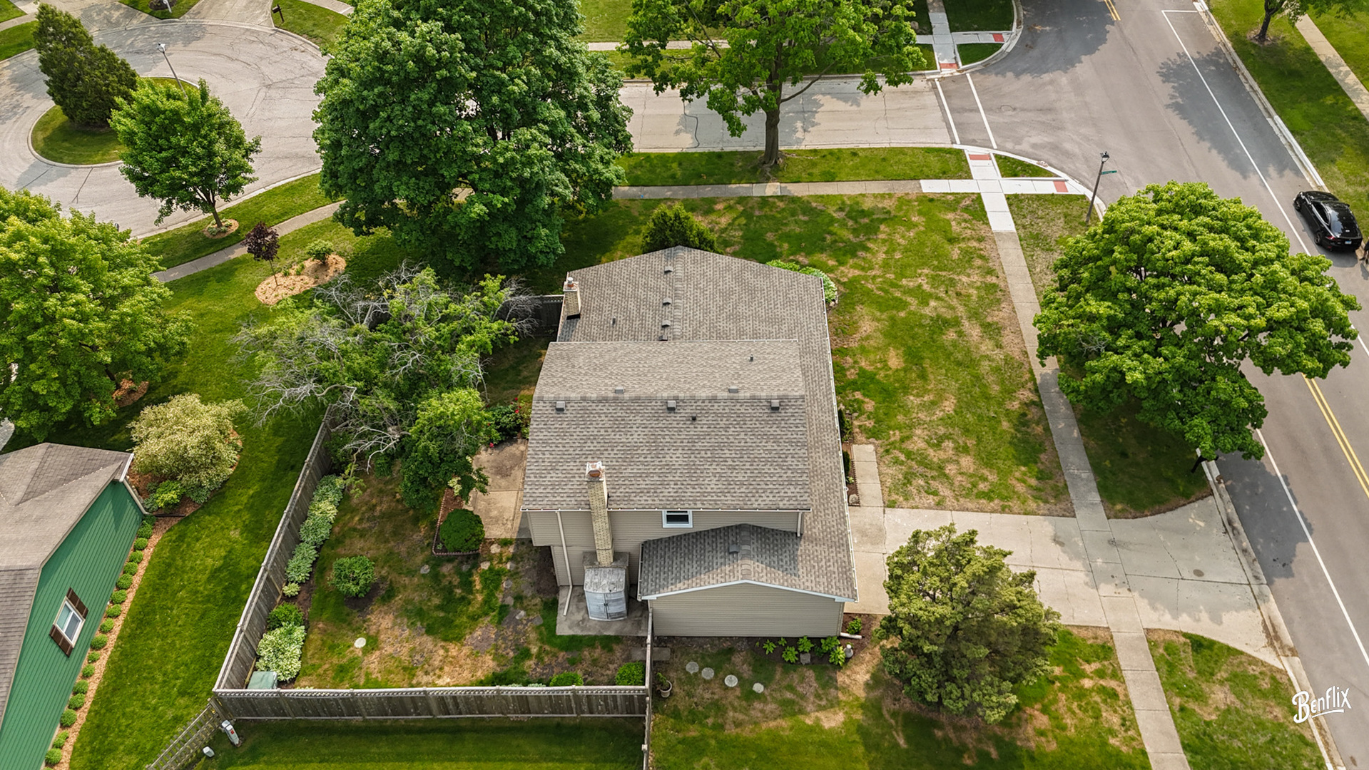 311 Greentree Parkway, Libertyville, IL 60048