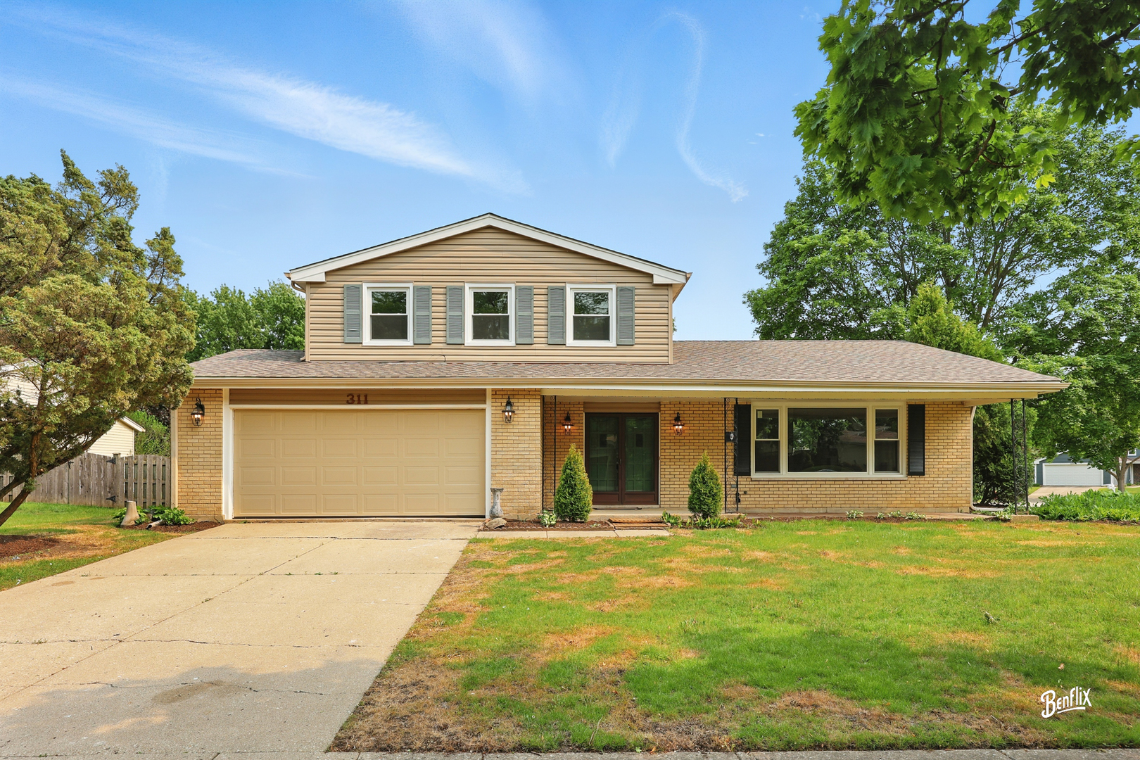 311 Greentree Parkway, Libertyville, IL 60048