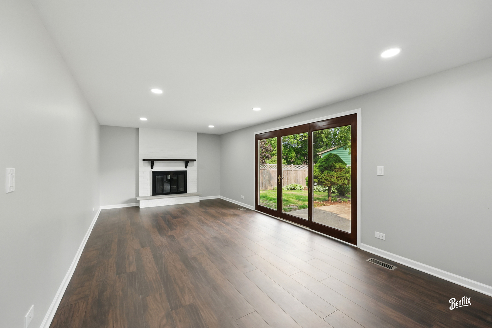 311 Greentree Parkway, Libertyville, IL 60048