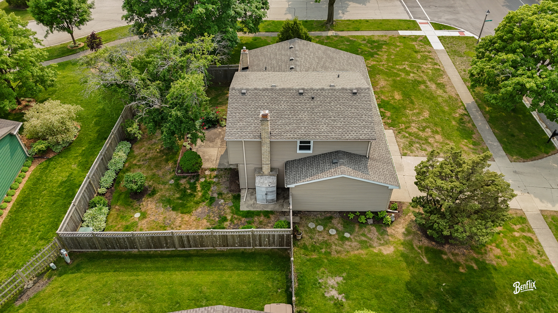 311 Greentree Parkway, Libertyville, IL 60048