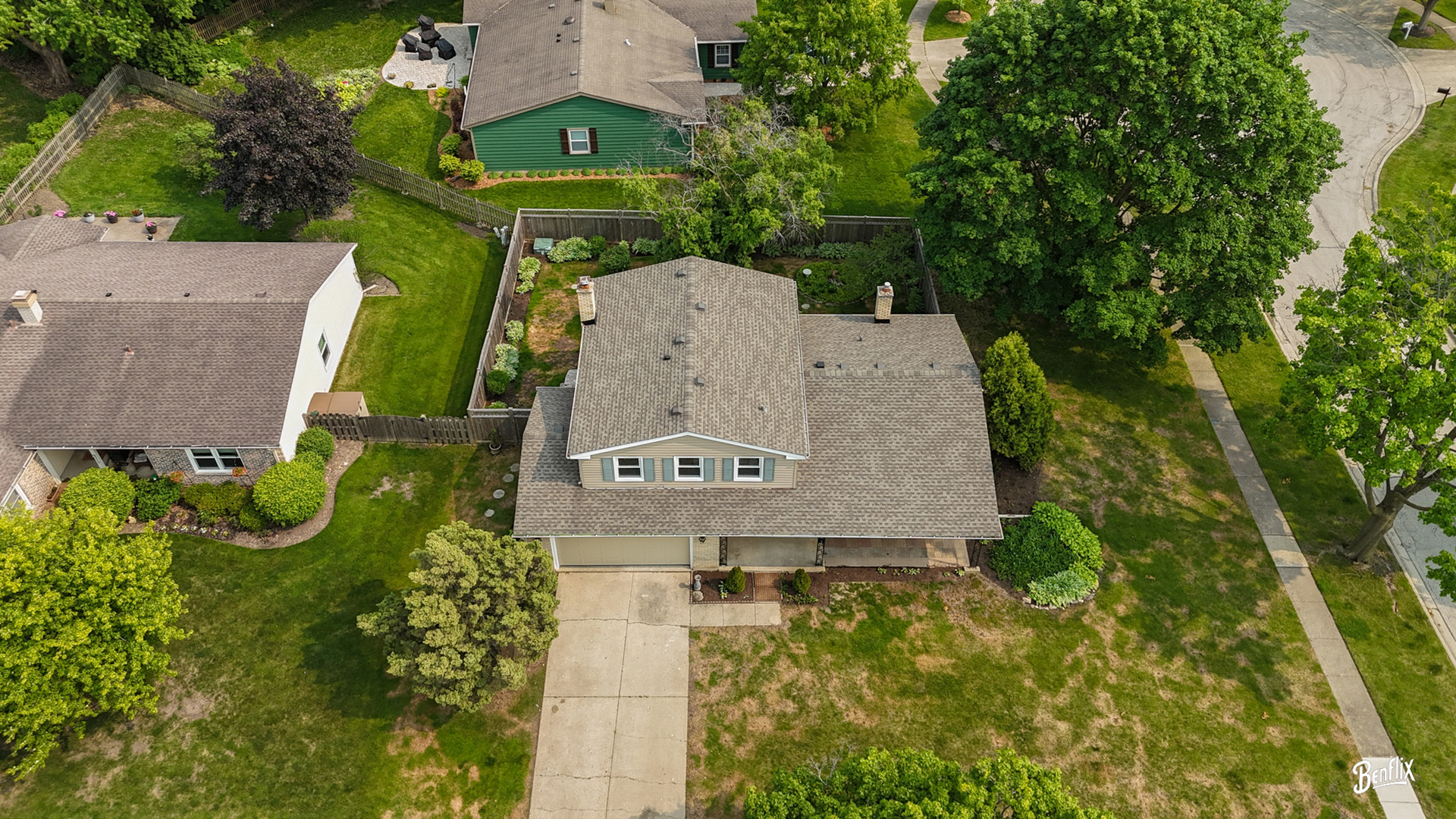 311 Greentree Parkway, Libertyville, IL 60048