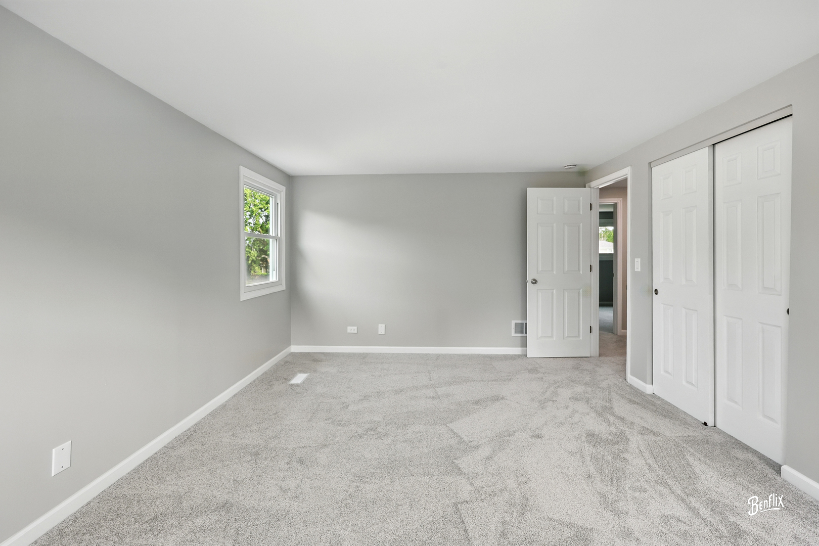 311 Greentree Parkway, Libertyville, IL 60048