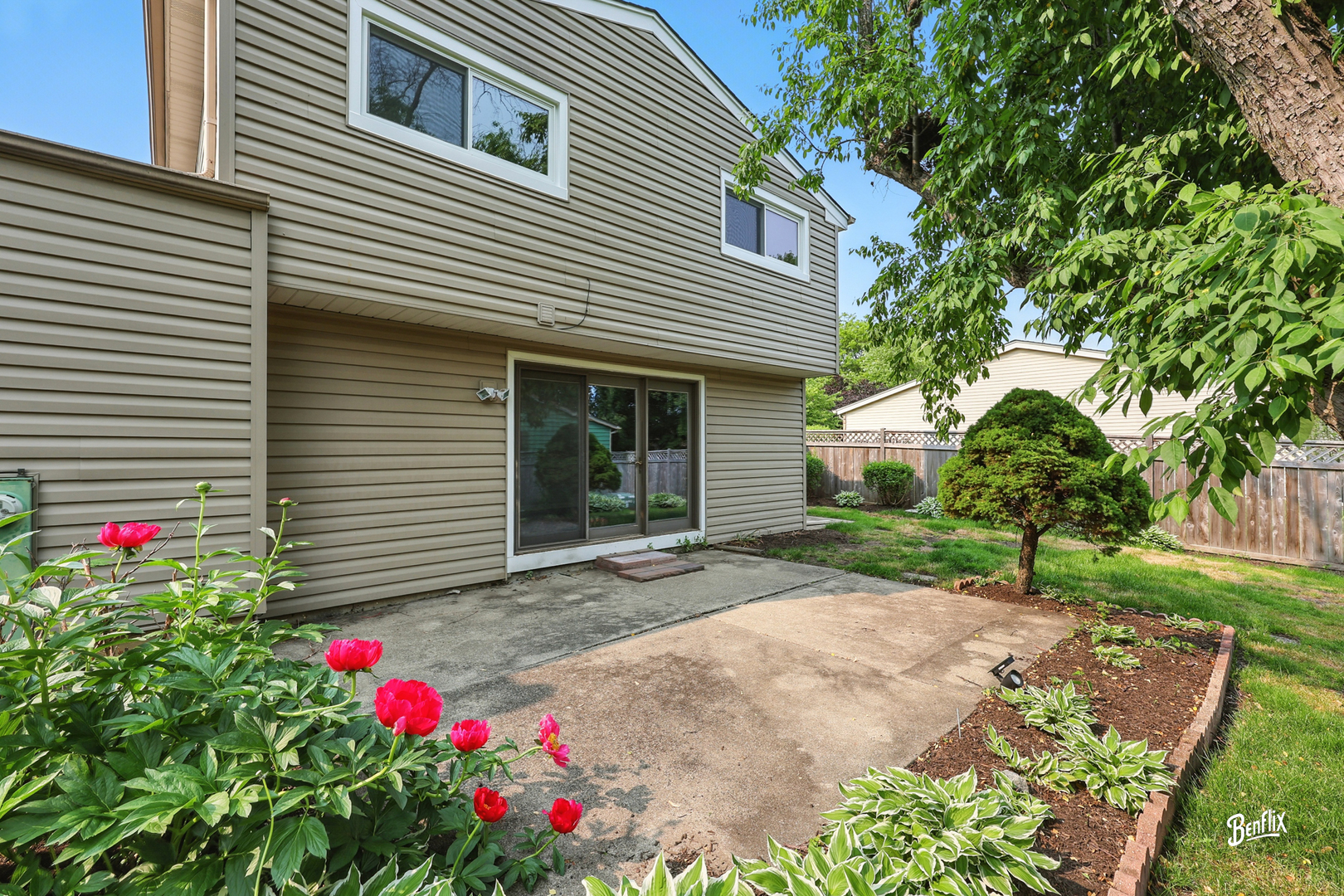 311 Greentree Parkway, Libertyville, IL 60048