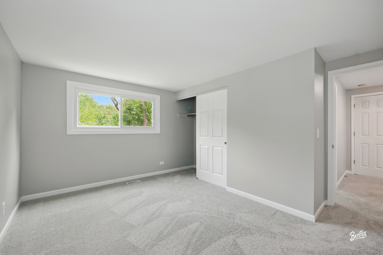 311 Greentree Parkway, Libertyville, IL 60048