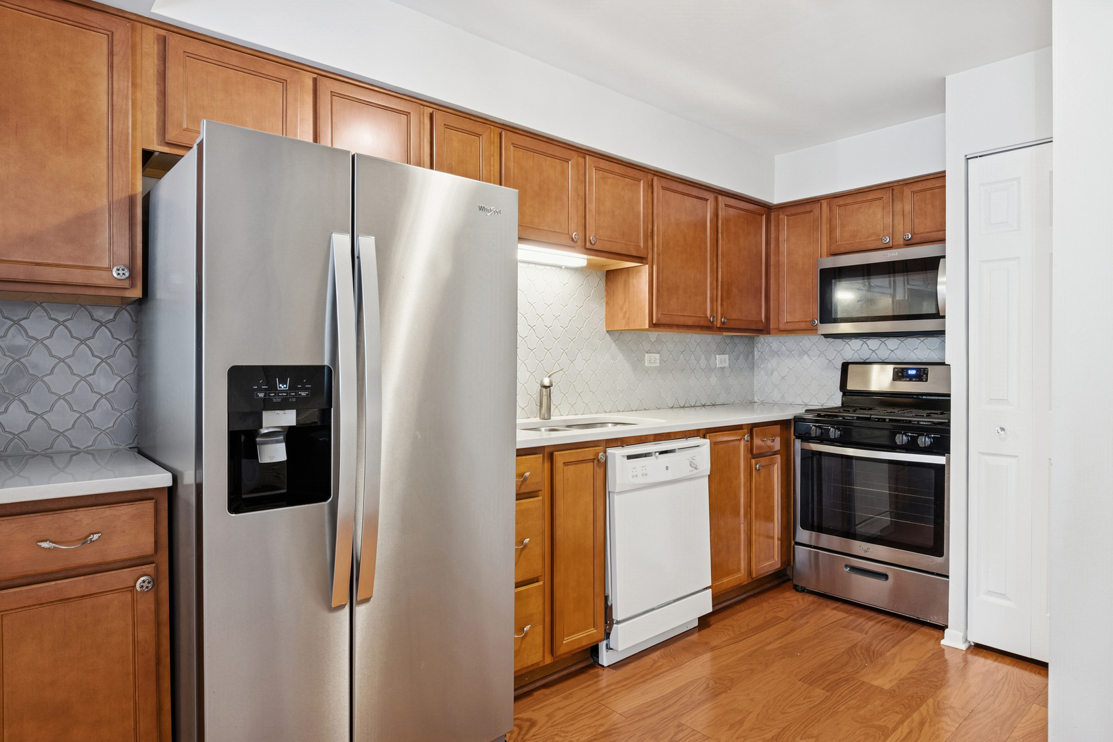 2880 Torrey Pine Lane #2F, Lisle, IL 60532