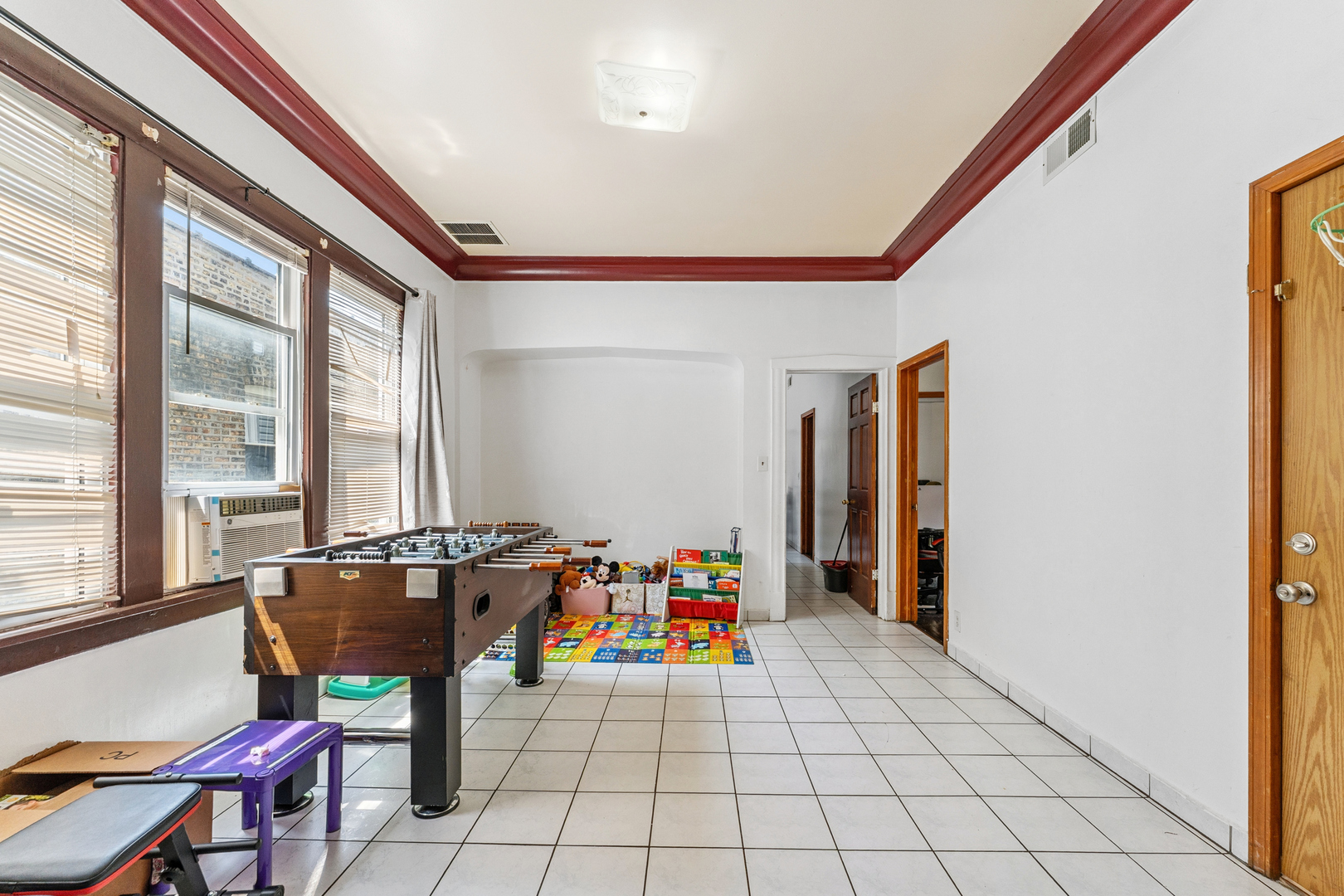 2826 N Rockwell Street, Chicago, IL 60618