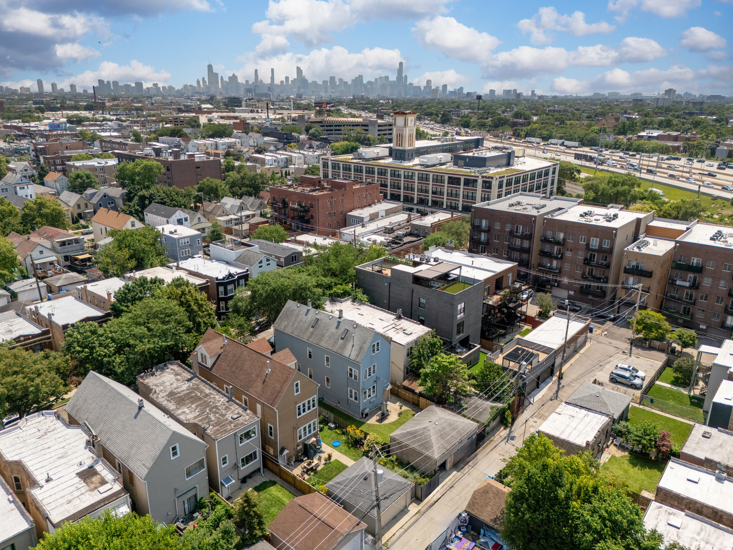 2826 N Rockwell Street, Chicago, IL 60618