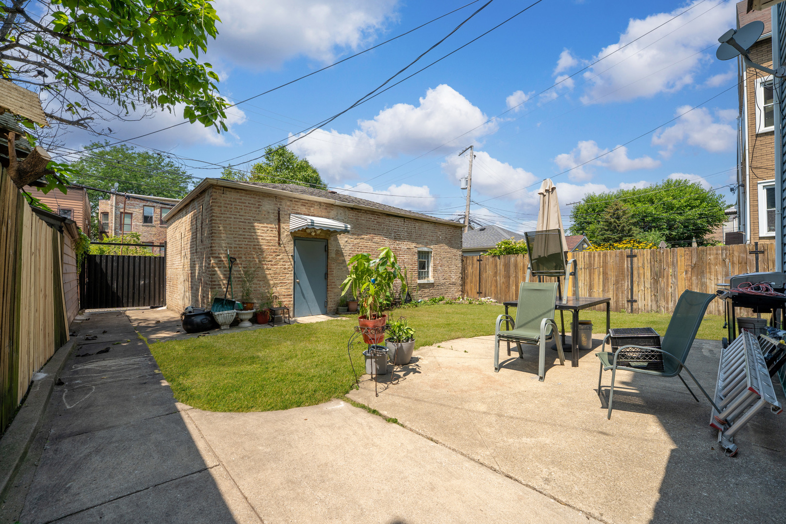 2826 N Rockwell Street, Chicago, IL 60618