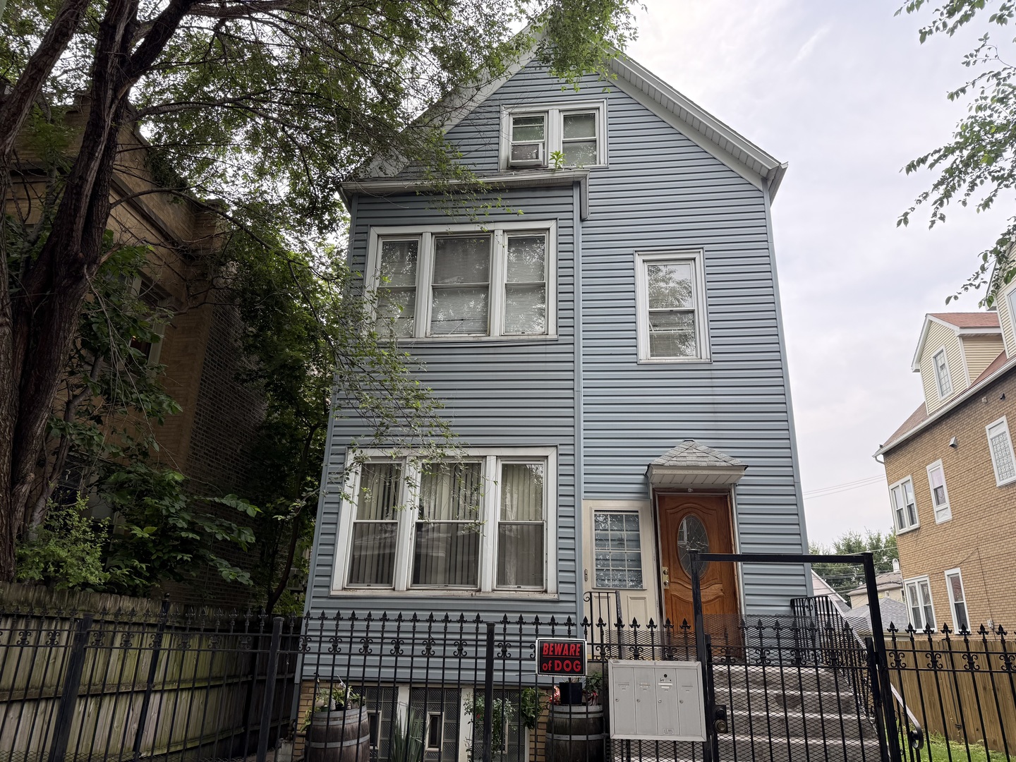 2826 N Rockwell Street, Chicago, IL 60618