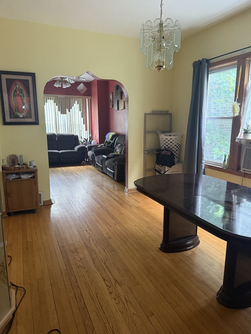 2826 N Rockwell Street, Chicago, IL 60618