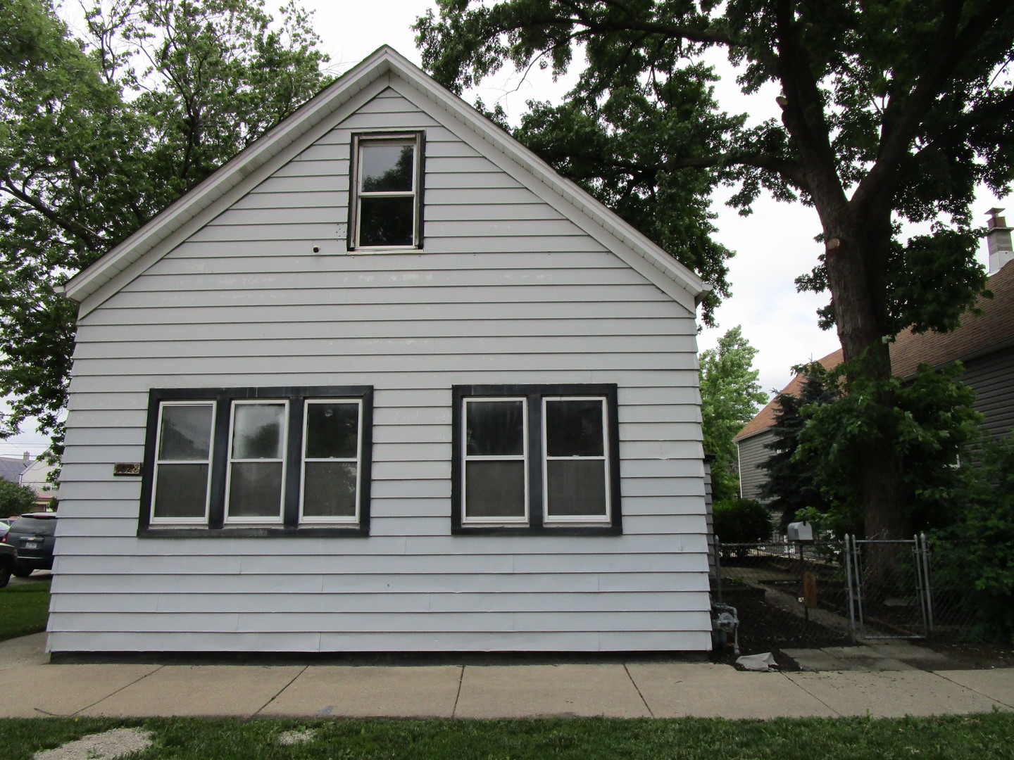 5028 W 32nd Street, Cicero, IL 60804