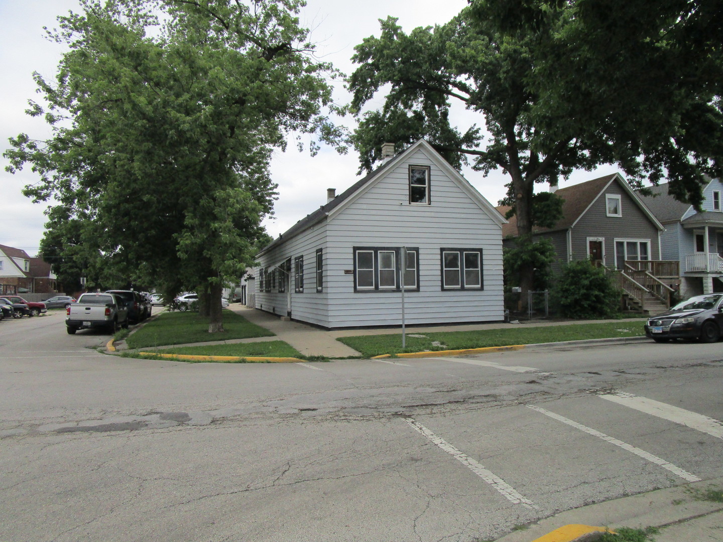 5028 W 32nd Street, Cicero, IL 60804