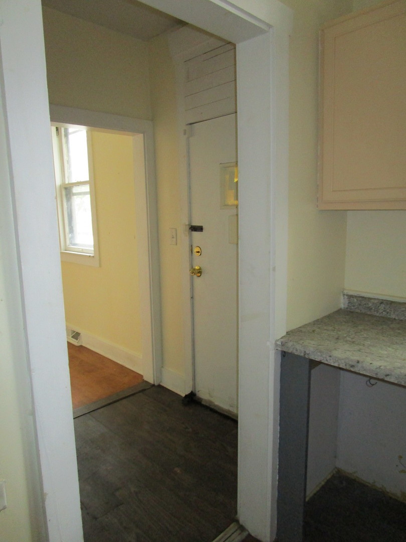 5028 W 32nd Street, Cicero, IL 60804