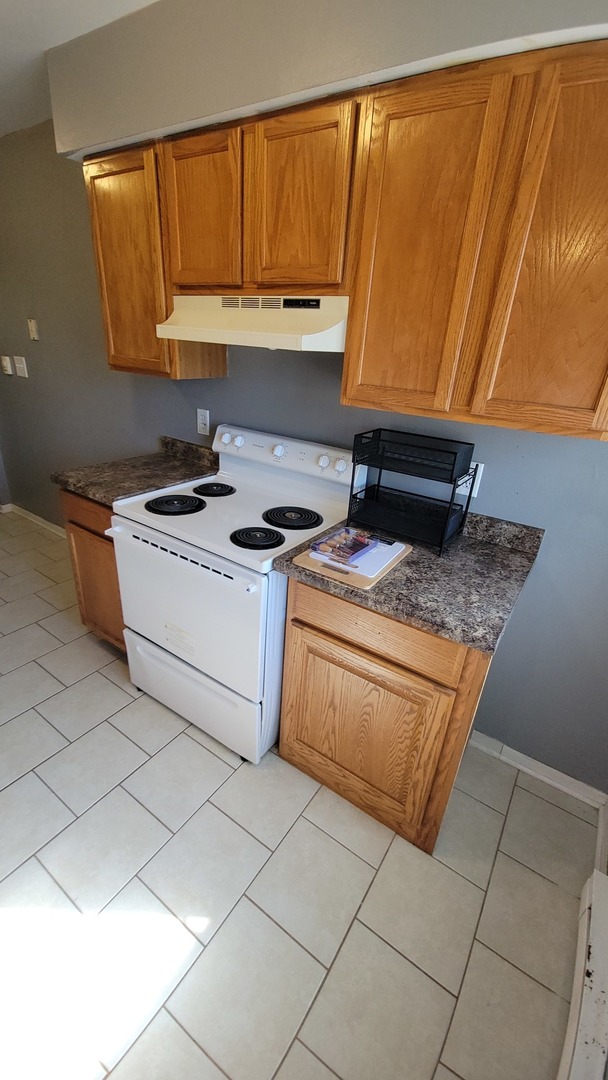 2513 E Cass Street #A, Joliet, IL 60432