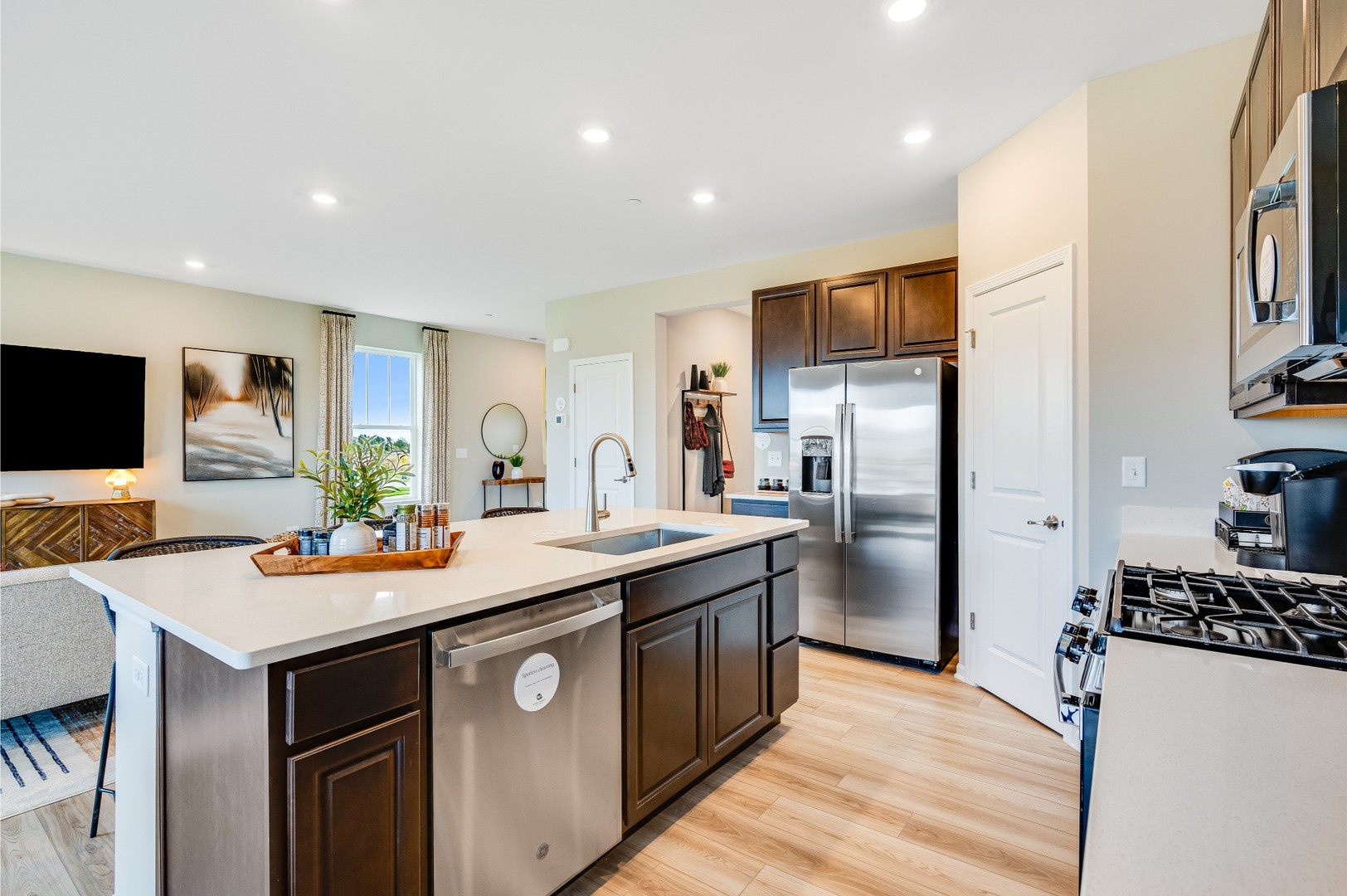 442 Hathaway Lane, Oswego, IL 60543