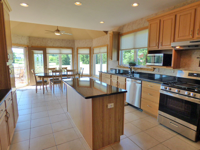41W951 Hunters Hill Drive, St. Charles, IL 60175