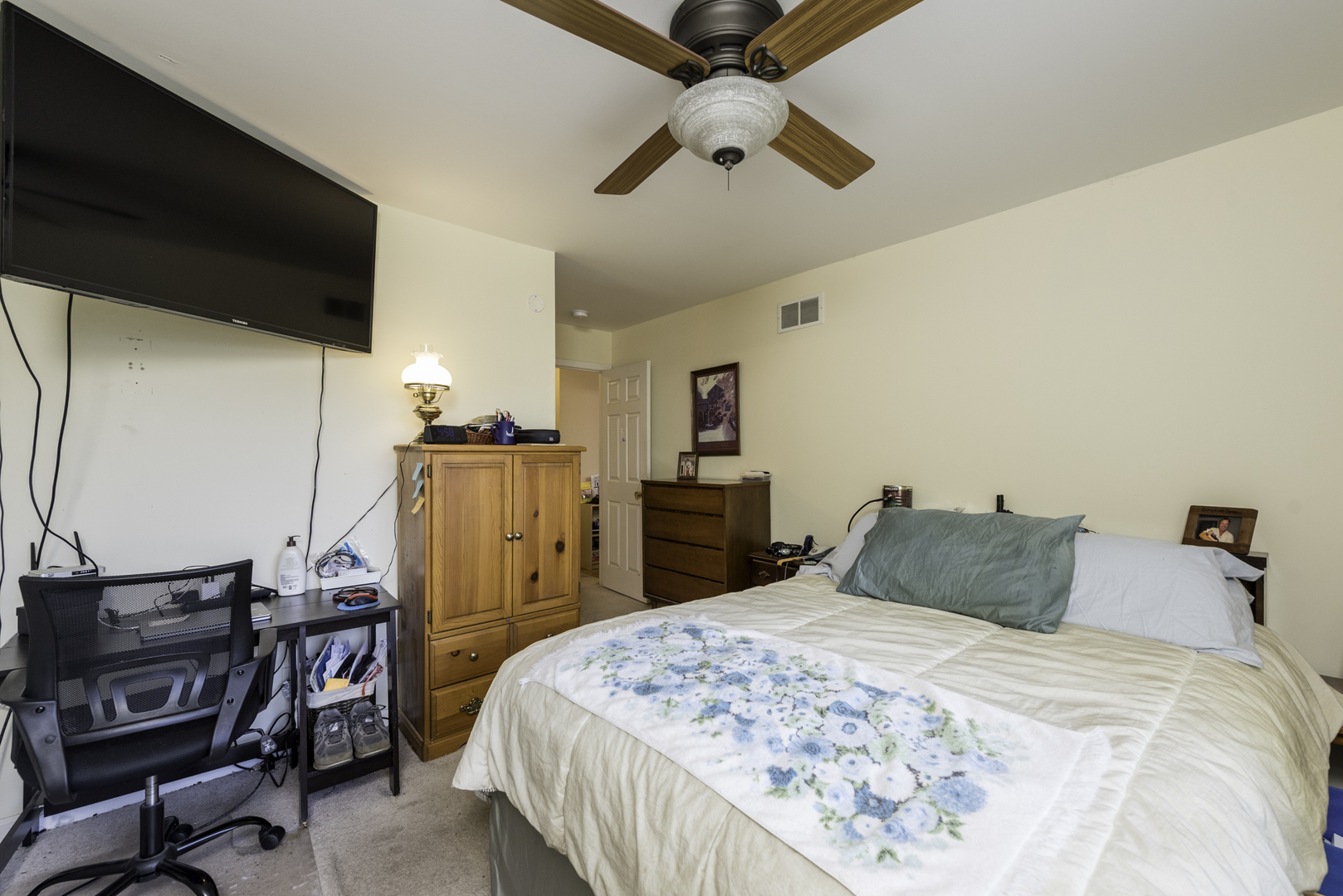 3306 Harbor Ridge Drive, Zion, IL 60099