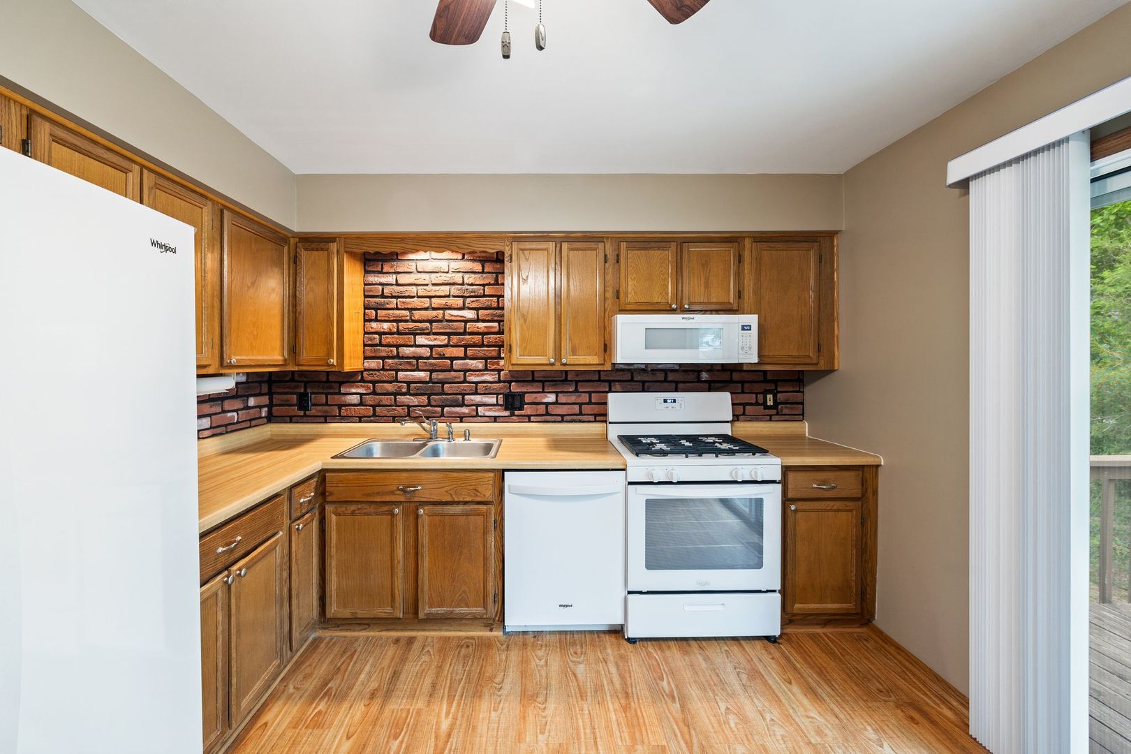 3112 Cedar Terrace, Island Lake, IL 60042