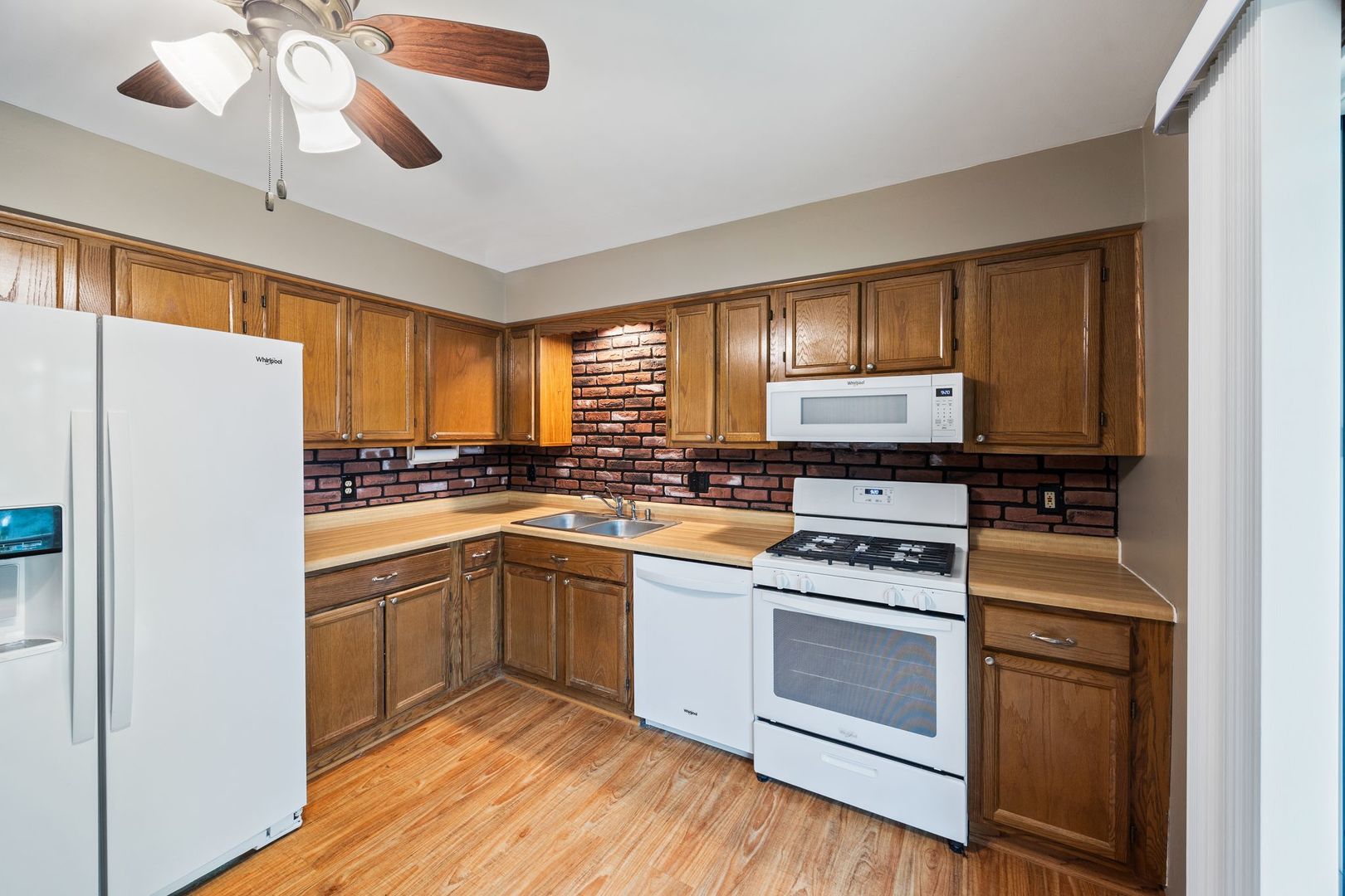 3112 Cedar Terrace, Island Lake, IL 60042