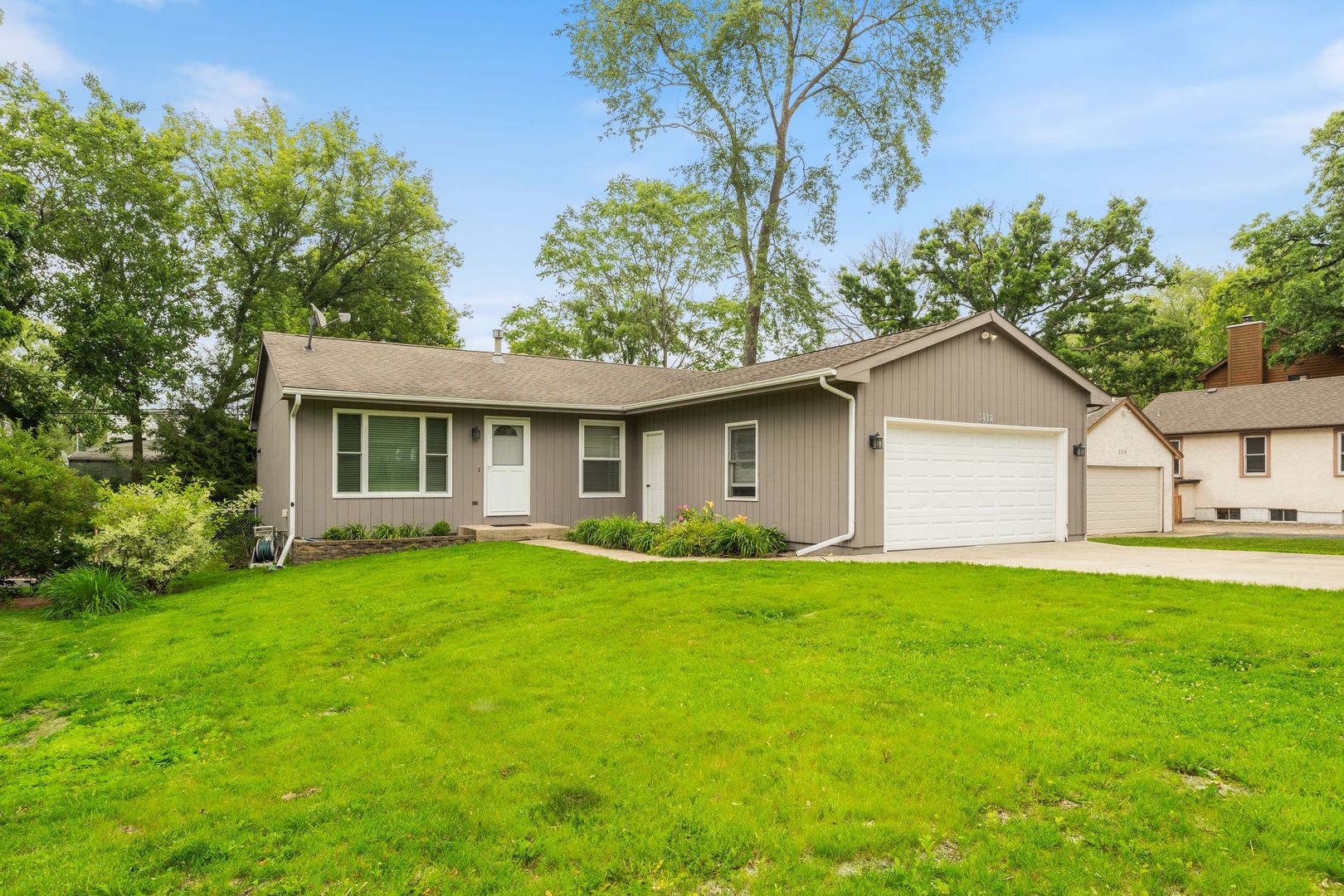 3112 Cedar Terrace, Island Lake, IL 60042