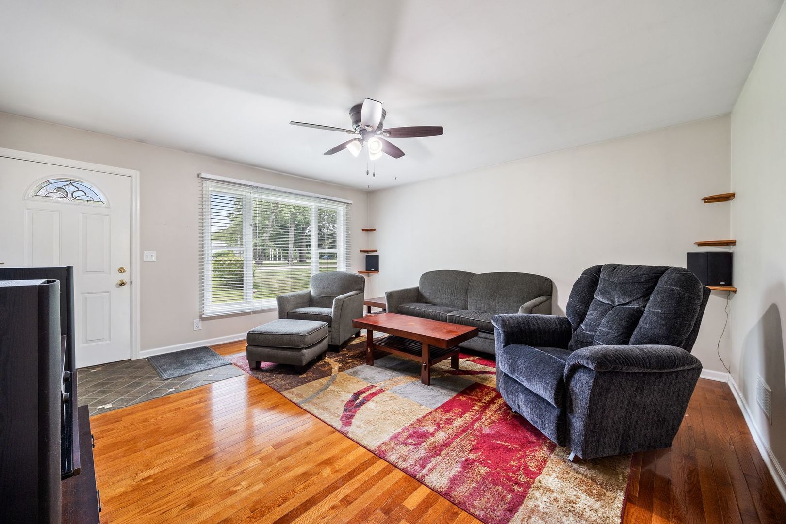 3112 Cedar Terrace, Island Lake, IL 60042