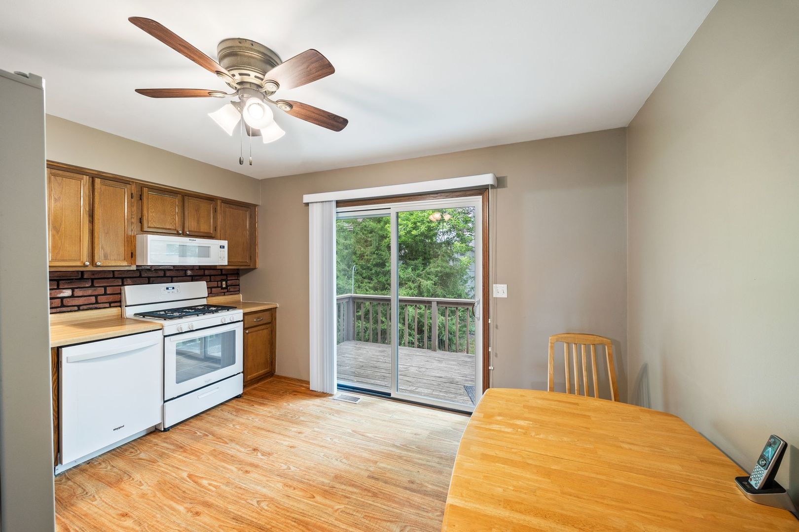 3112 Cedar Terrace, Island Lake, IL 60042