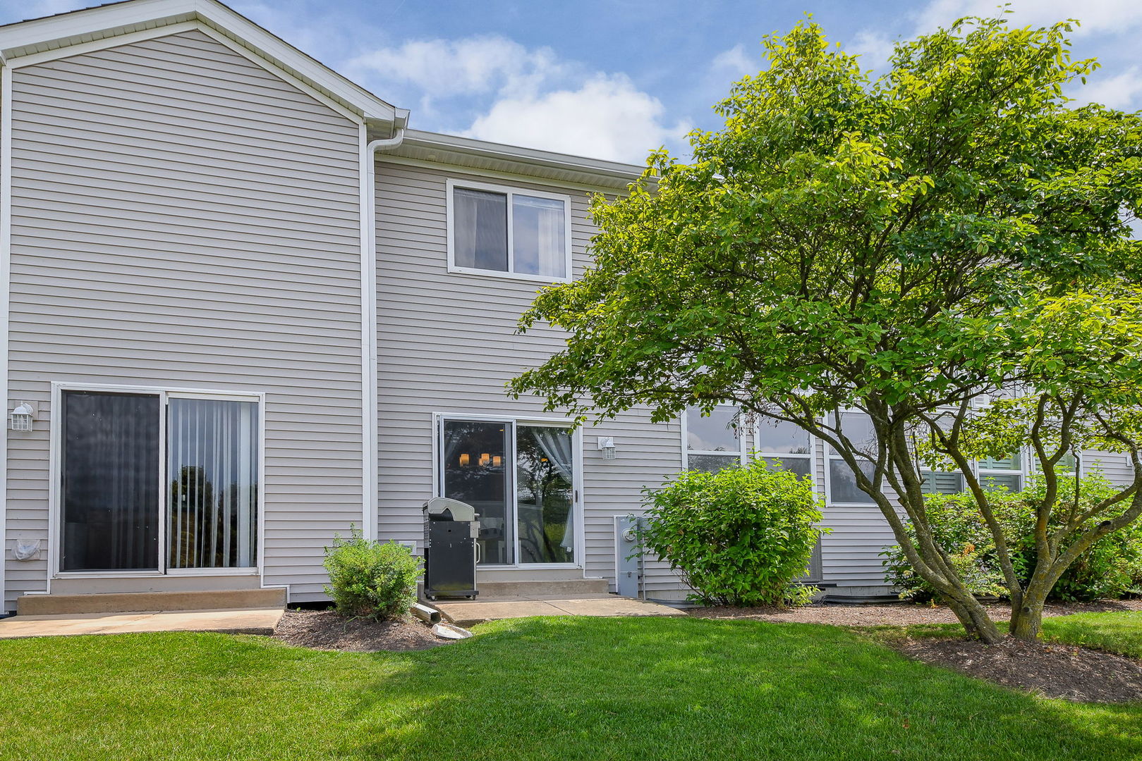 772 Panorama Court, Aurora, IL 60502