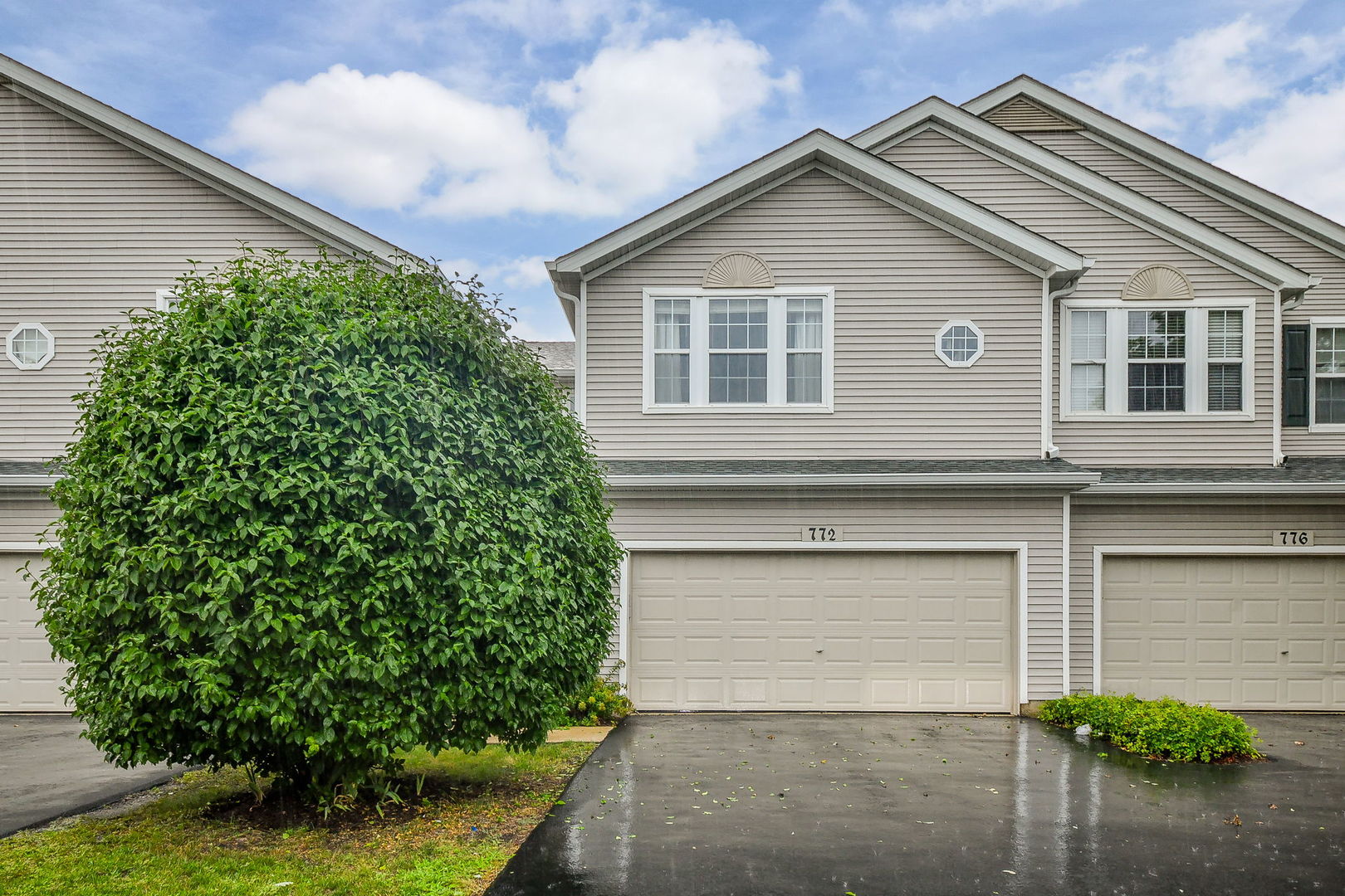 772 Panorama Court, Aurora, IL 60502