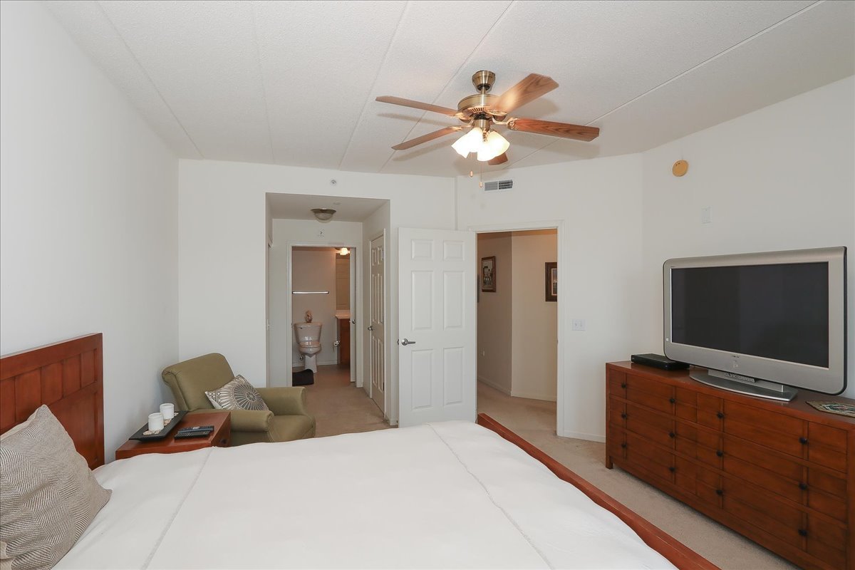 656 Pearson Street #505C, Des Plaines, IL 60016