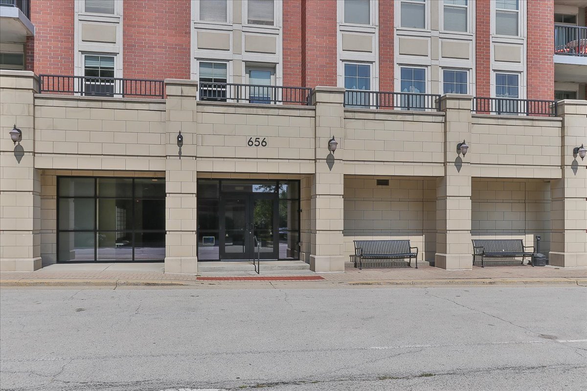 656 Pearson Street #505C, Des Plaines, IL 60016