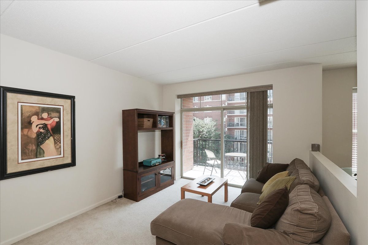 656 Pearson Street #505C, Des Plaines, IL 60016