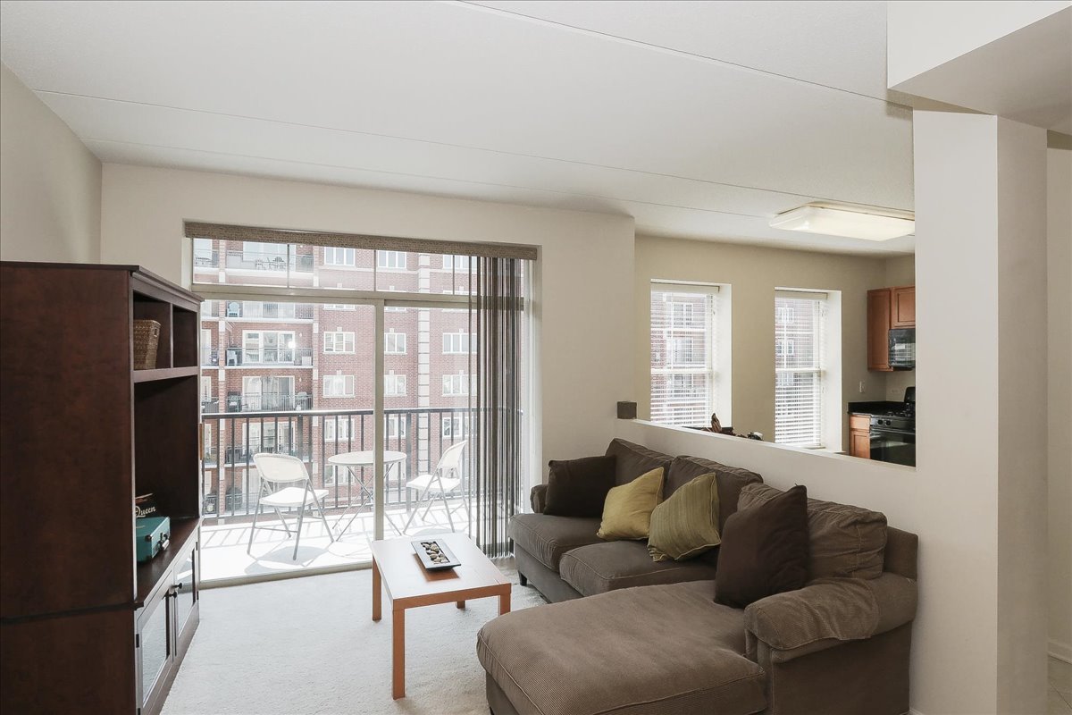 656 Pearson Street #505C, Des Plaines, IL 60016