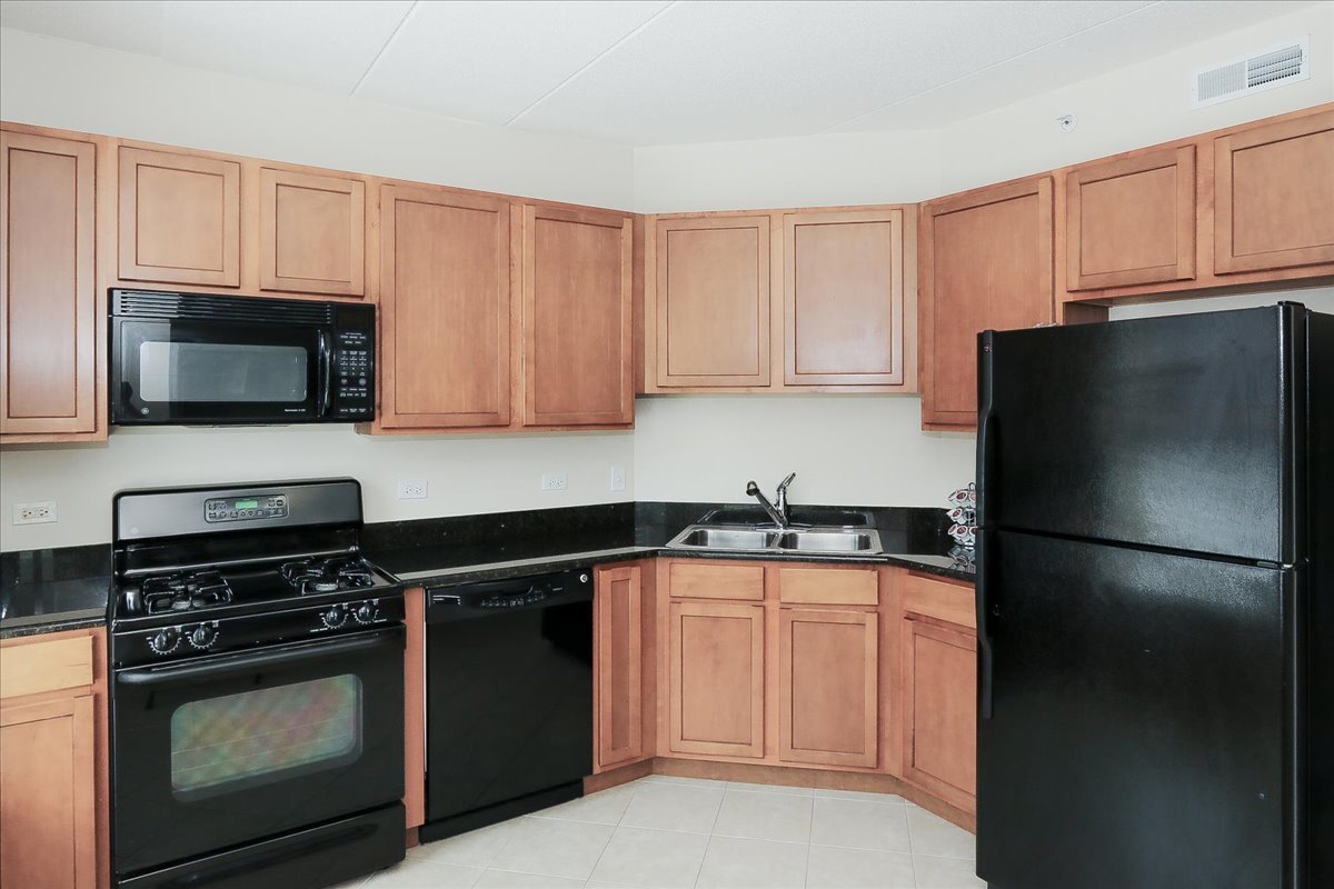 656 Pearson Street #505C, Des Plaines, IL 60016