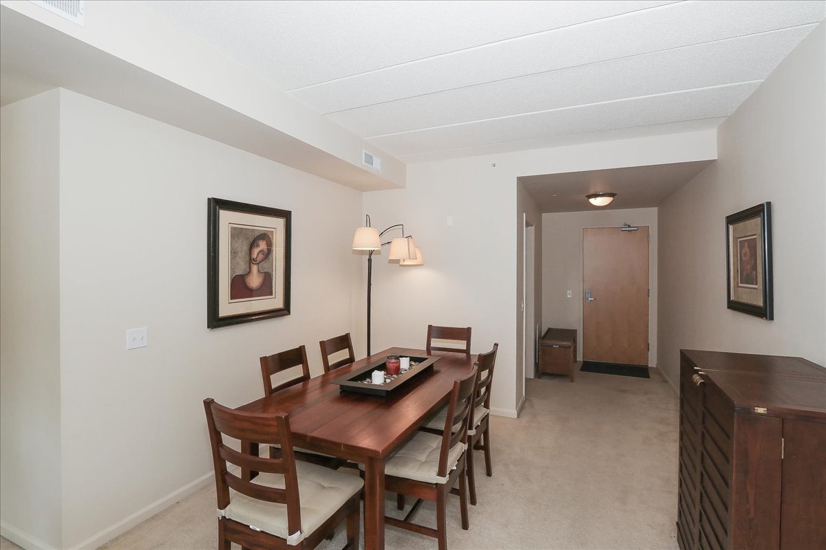 656 Pearson Street #505C, Des Plaines, IL 60016