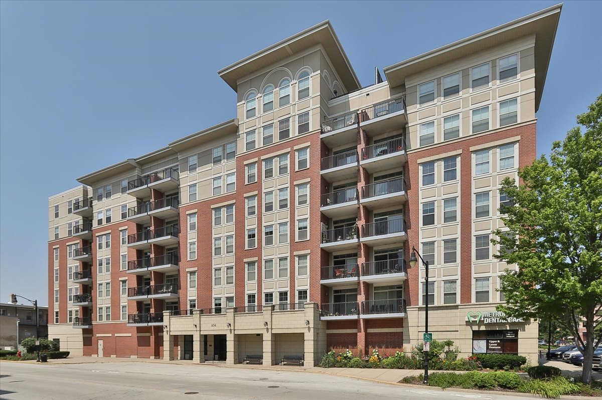 656 Pearson Street #505C, Des Plaines, IL 60016