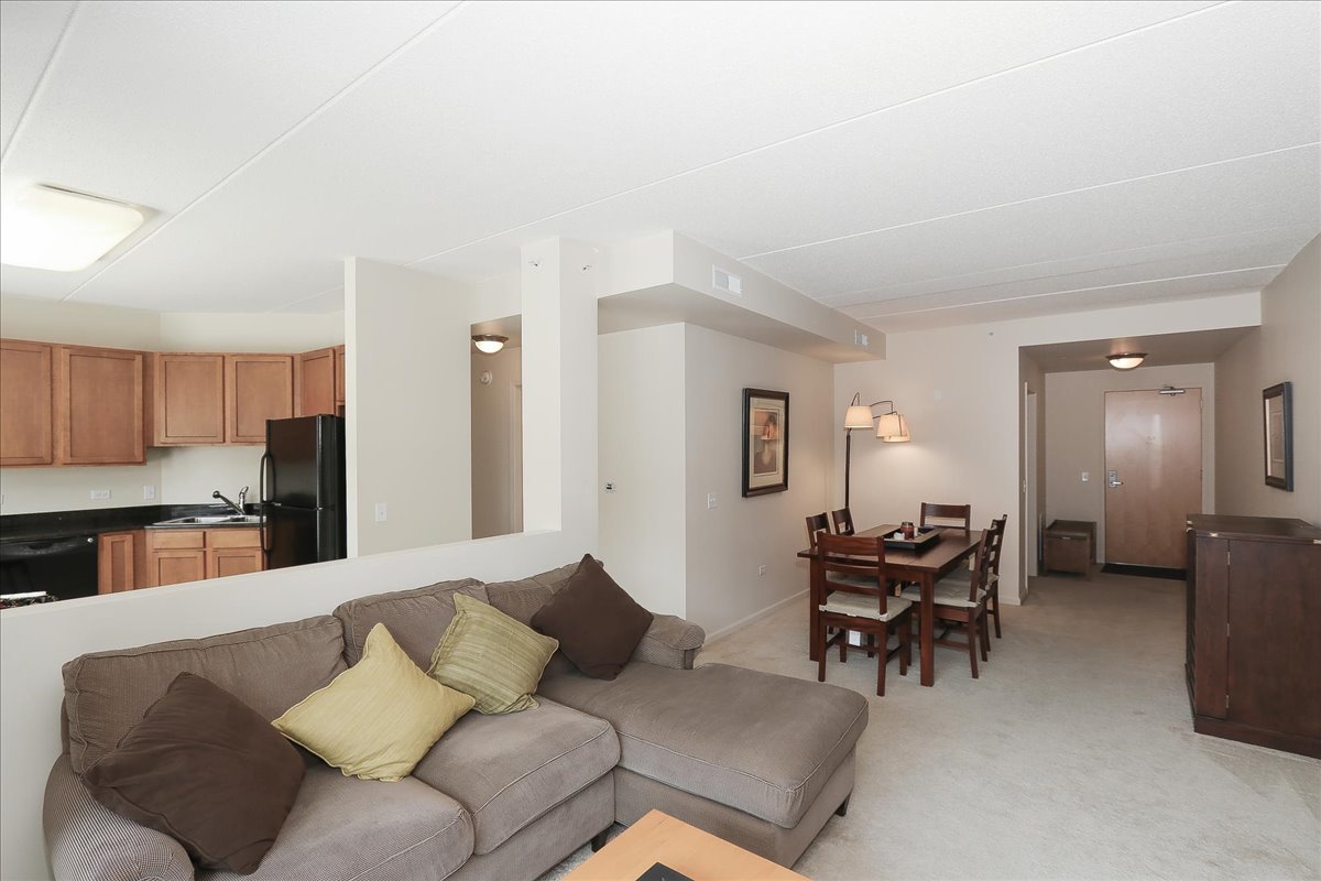 656 Pearson Street #505C, Des Plaines, IL 60016