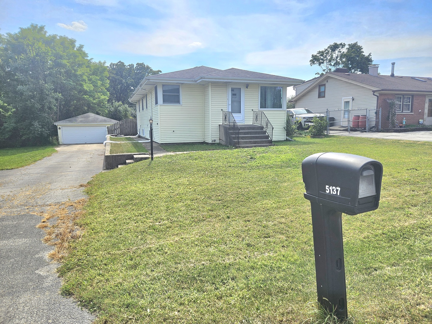 5137 160th Street, Oak Forest, IL 60452